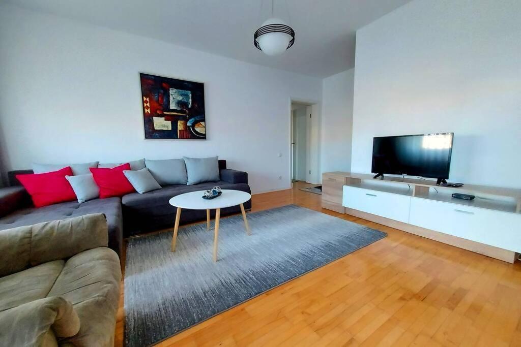 Apartment 13C Пристина Екстериор снимка